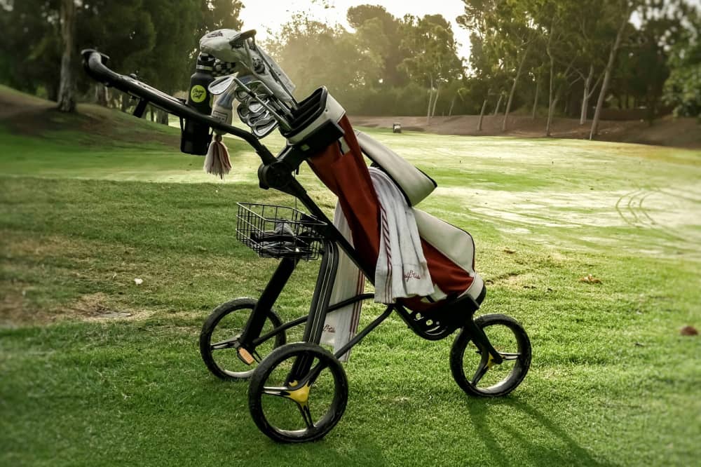 PRO TIPS FOR ORGANIZING YOUR GOLF BAG